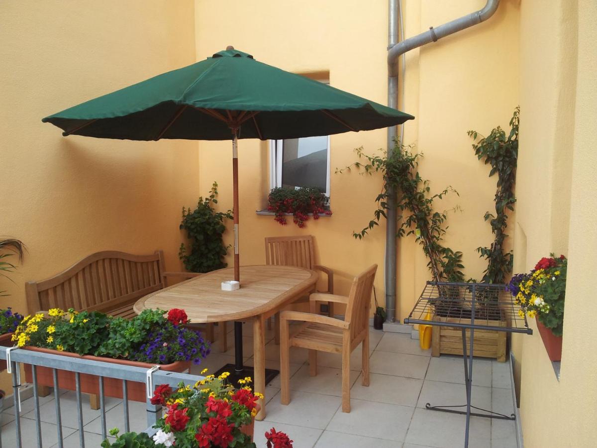 Ferienwohnung Am Spittlerturm Nürnberg Exterior foto